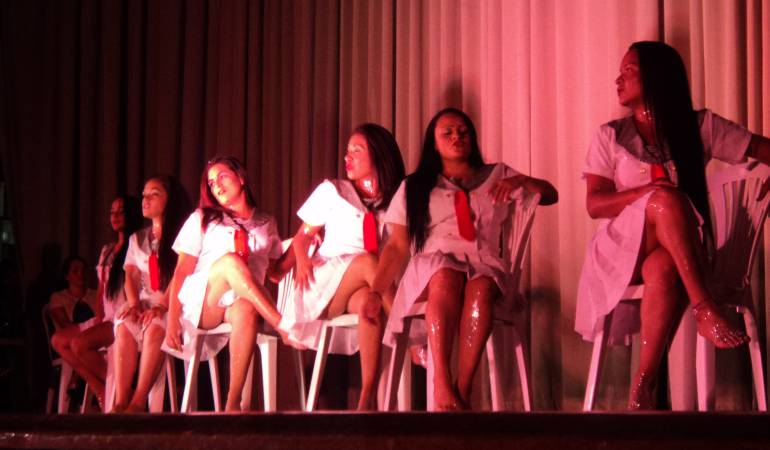 14 reclusas de la cárcel de mujeres de Armenia que se presentaran en la meca del teatro