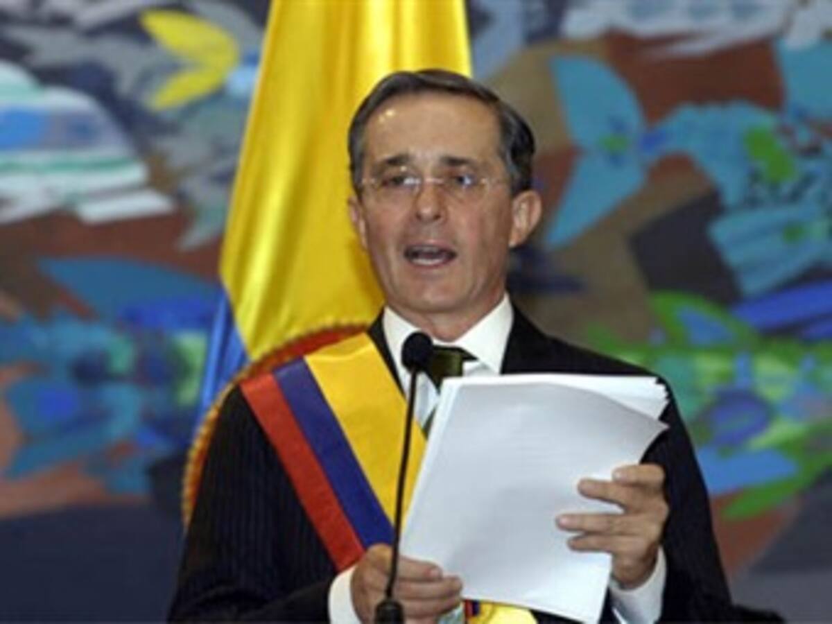 Conservadores no aceptan consulta popular interna sobre reelección de Uribe