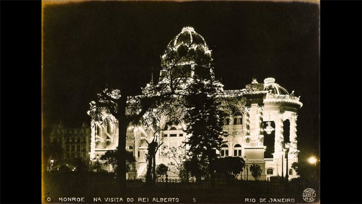 Las fotos datan del período de la "Primera República" en Brasil, cuando Río de Janeiro era la capital del país y pasaba por diversos cambios urbanos y sociales que la moldearon.