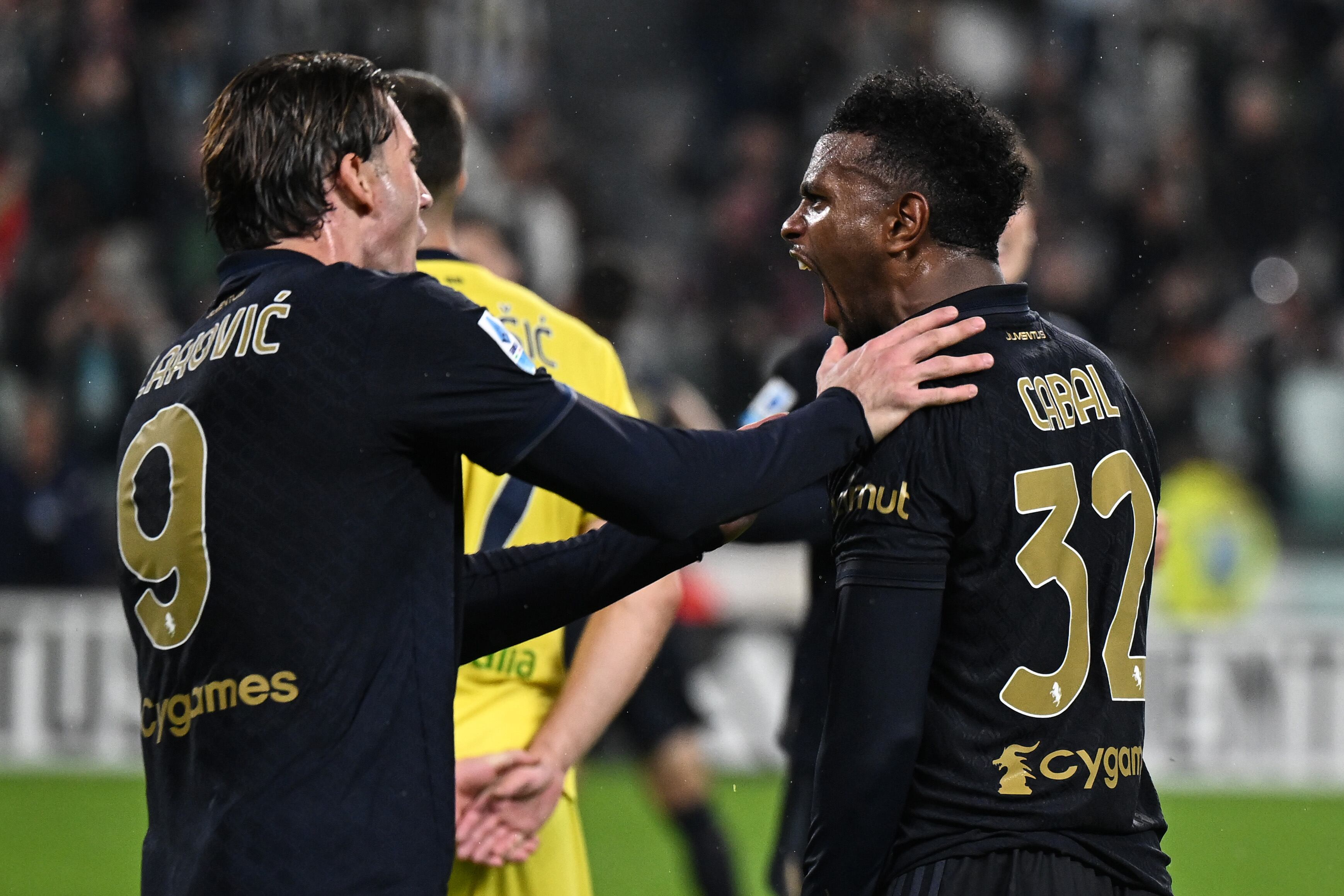 Dušan Vlahović y Juan Cabal  (Photo by Image Photo Agency/Getty Images)