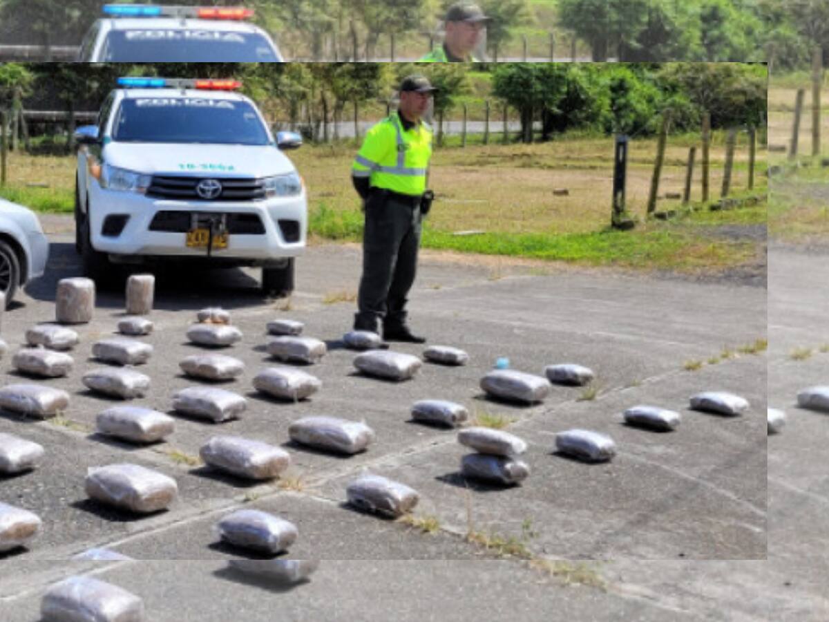 Vehículo abandonado en vías de Caldas con 228 paquetes de marihuana