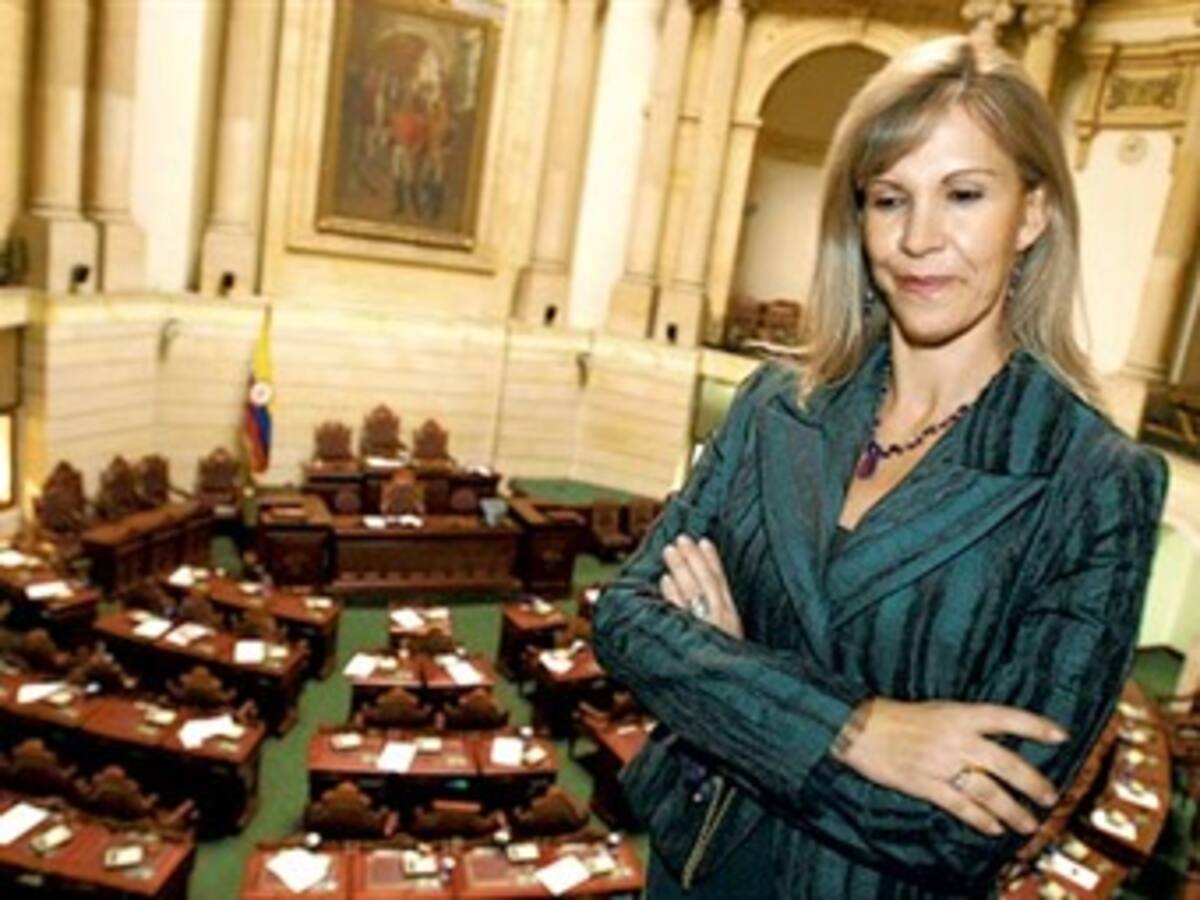 Corte Suprema abre investigación por lavado de activos contra la senadora Dilian Francisca Toro