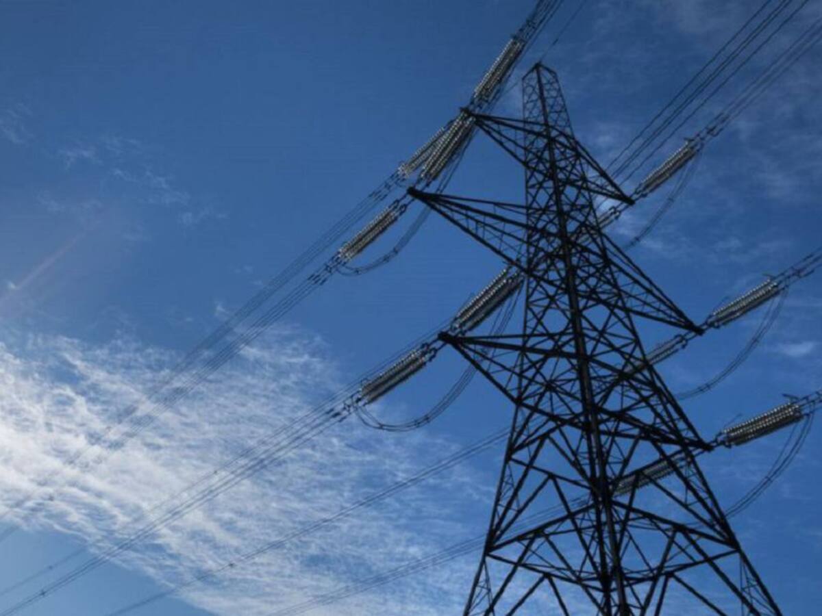 Asoenergía pide al Gobierno revisar alza tarifario del servicio en la Costa