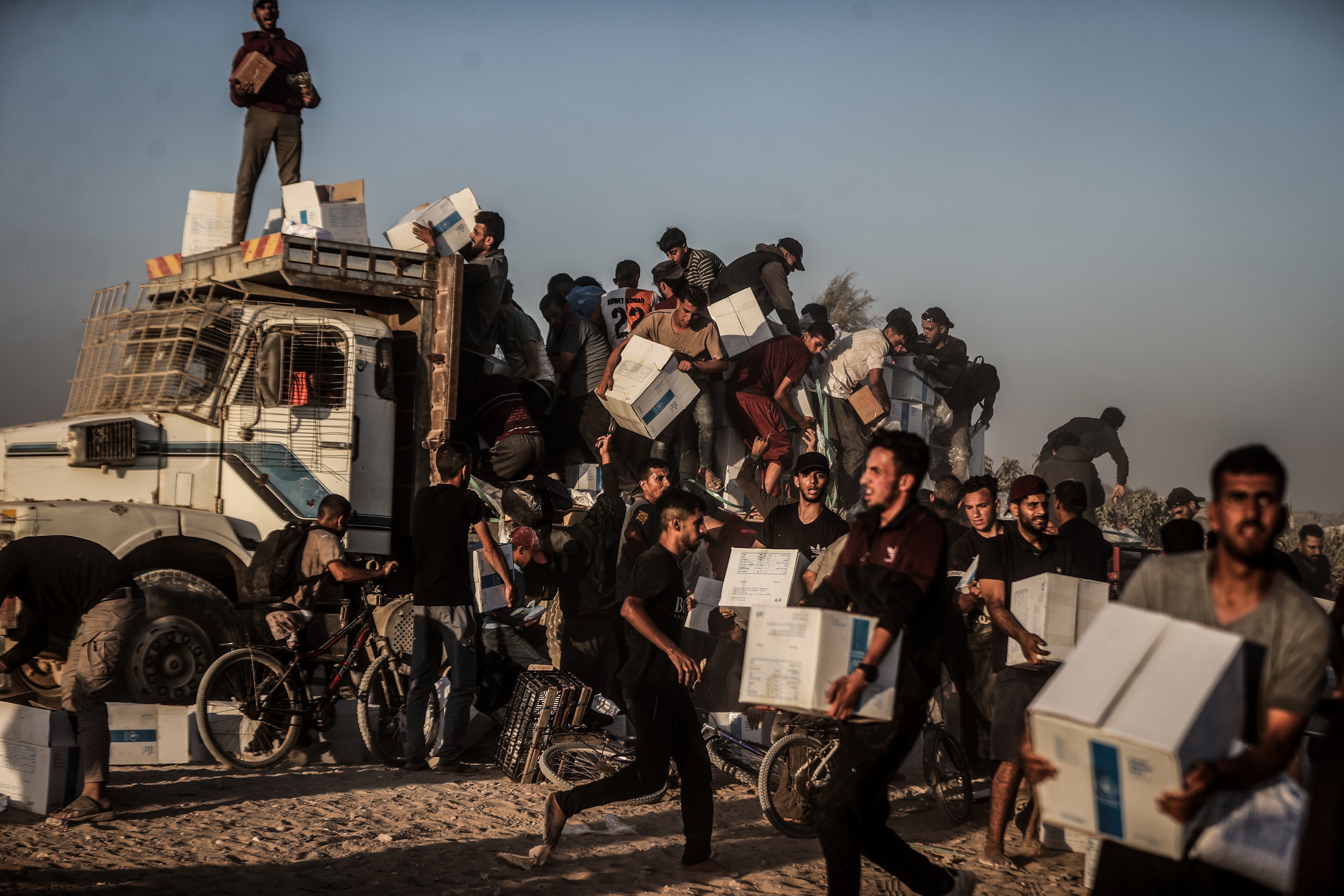 Ayuda humanitaria en la Franja de Gaza. FOTO: Ali Jadallah/Anadolu via Getty Images