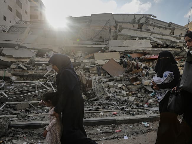 -FOTODELDÍA- Gaza City (---), 14/10/2023.- Residentes de la ciudad de Gaza comienzan la evacuación tras el aviso israelí de operaciones militares en la franja de Gaza. EFE/MOHAMMED SABER