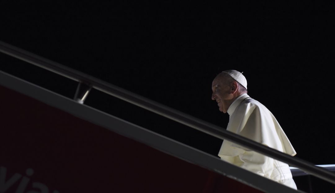 Papa Francisco fue operado con éxito pero seguirá internado al menos 5 días