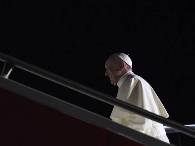 Papa Francisco fue operado con éxito pero seguirá internado al menos 5 días