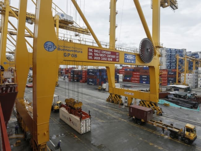 Dian decomisa mercancías de contrabando por $21.000 millones en Buenaventura