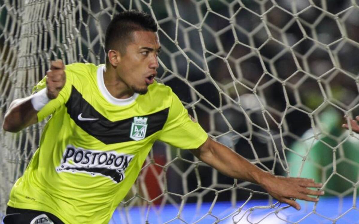 Fernando Uribe celebra uno de sus goles.