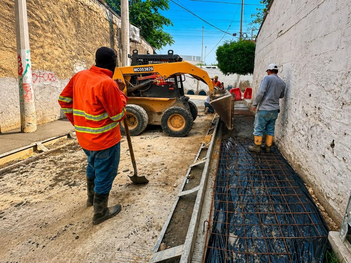 Obras en vía principal del barrio Nuevo Oriente ya superan 90% de avance