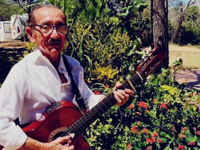 El vallenato está de luto, falleció el guitarrista Hugues Martínez