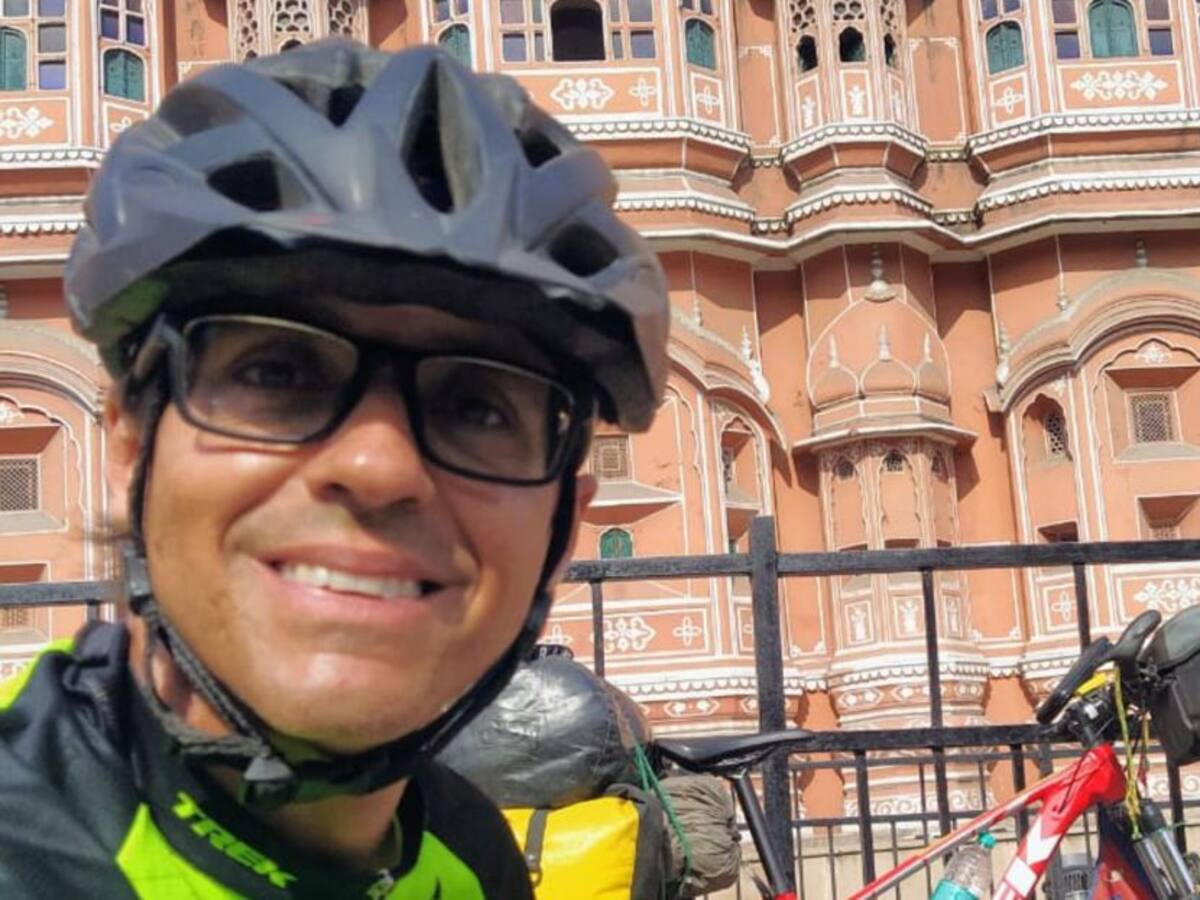 “Ni con policía encontrábamos un lugar donde dormir": colombiano en India