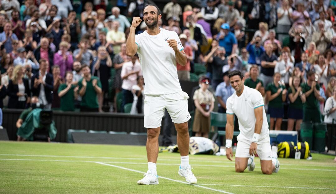 Juan Sebastián Cabal y Robert Farah celebrando el título de Wimbledon en 2019