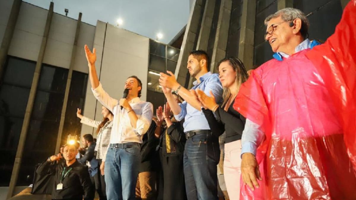 El partido del alcalde Quintero inició colecta de dinero para su defensa