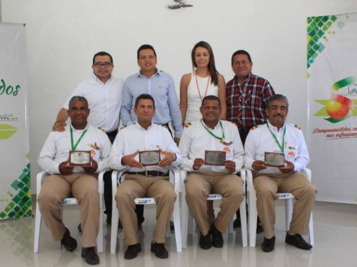 Entregan reconocimiento a conductores de Transcaribe en Cartagena