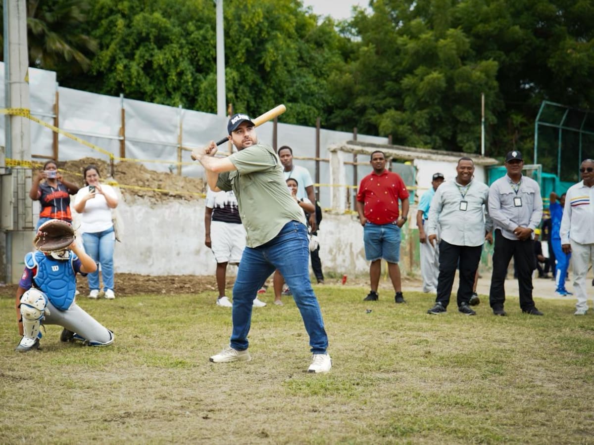 Inició construcción del nuevo estadio de sóftbol en el barrio Santa Rita