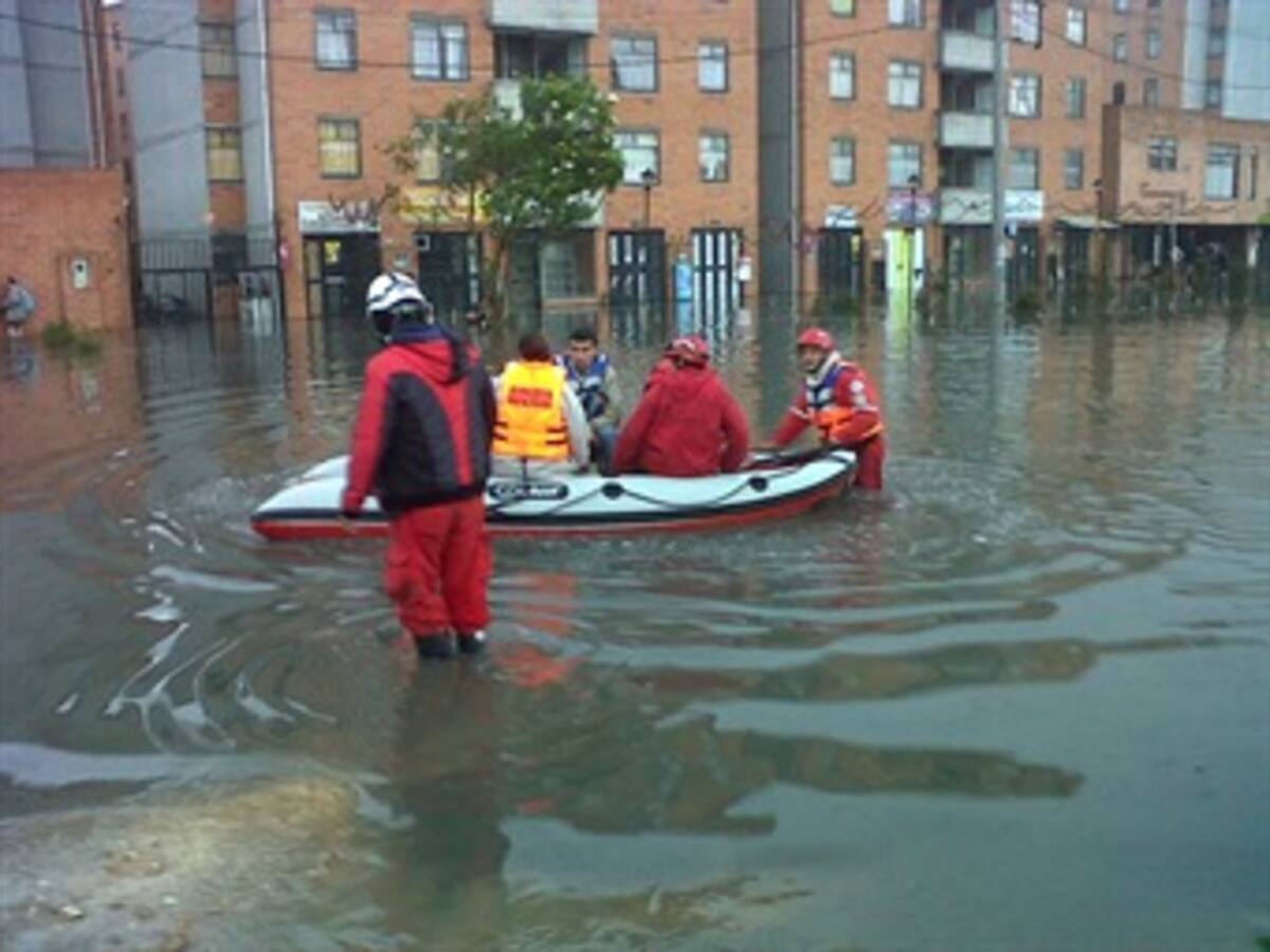 Más de 700 familias tendrán que esperar cuatro días para superar inundaciones en Kennedy