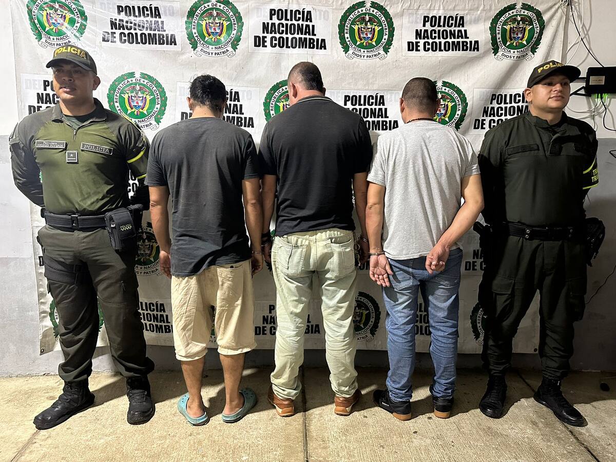 ¿Qué hacían 25 migrantes asiáticos en tres vehículos en el Valle?