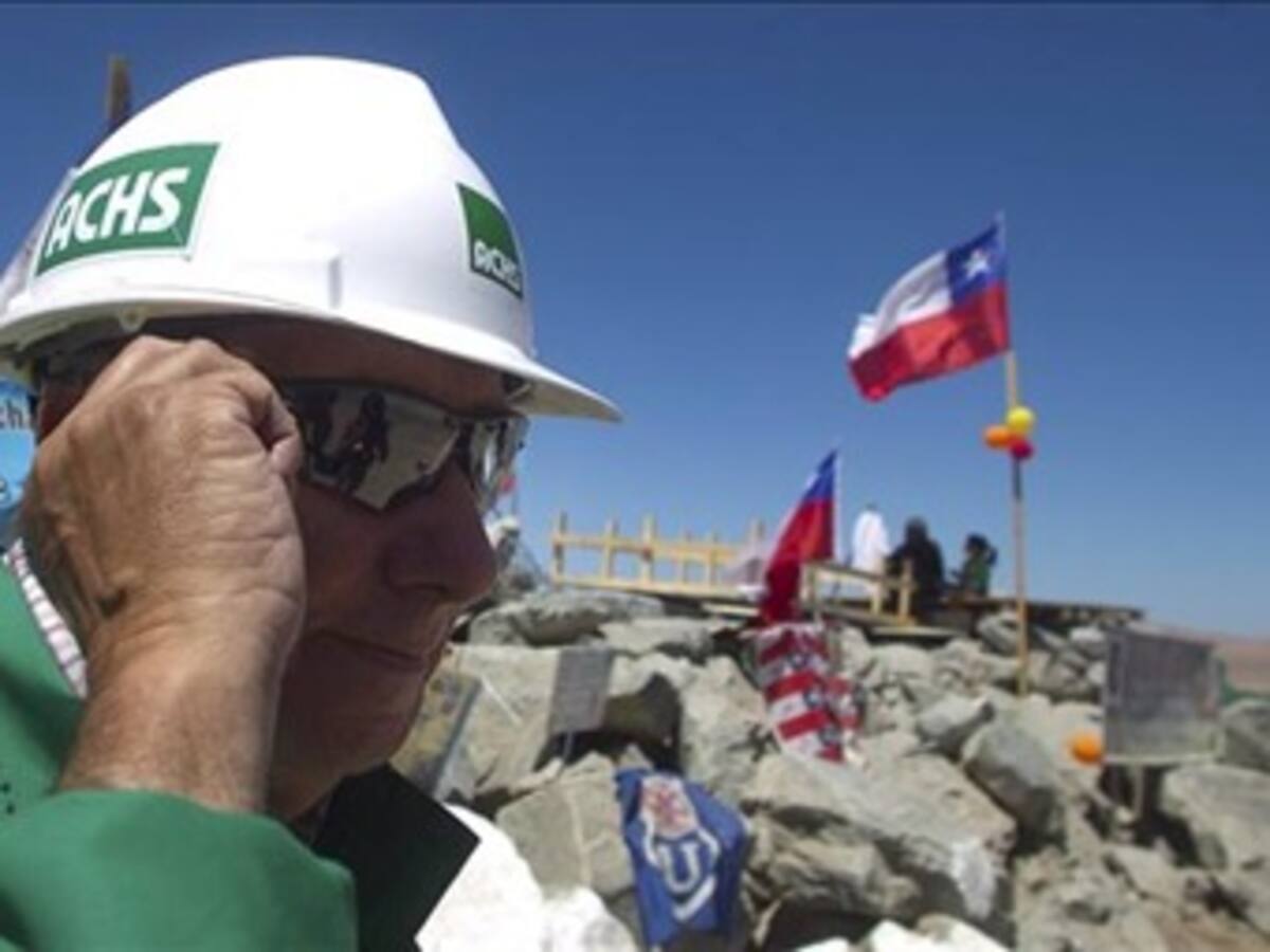 Primeros mineros chilenos serían rescatados este martes