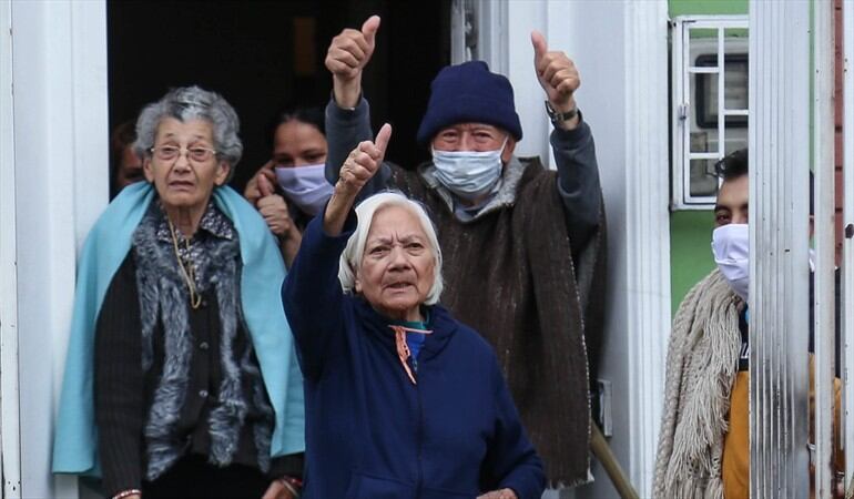 ¿Considera que se justifican las restricciones para las personas mayores de 70 años?. Foto: Getty Images