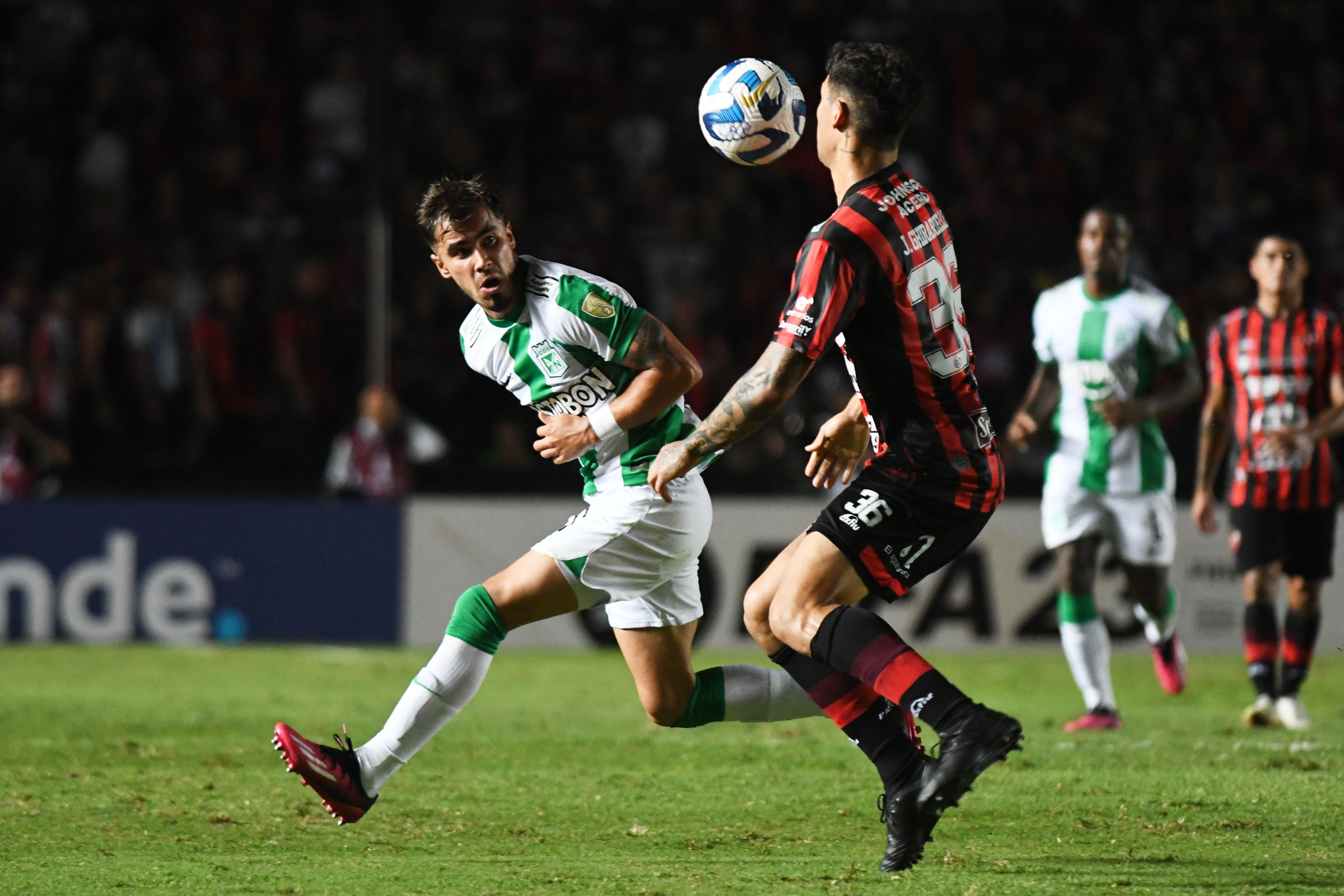 Duelo de Copa Libertadores entre Nacional y Patronato. (Photo by Jose ALMEIDA / AFP) (Photo by JOSE ALMEIDA/AFP via Getty Images)