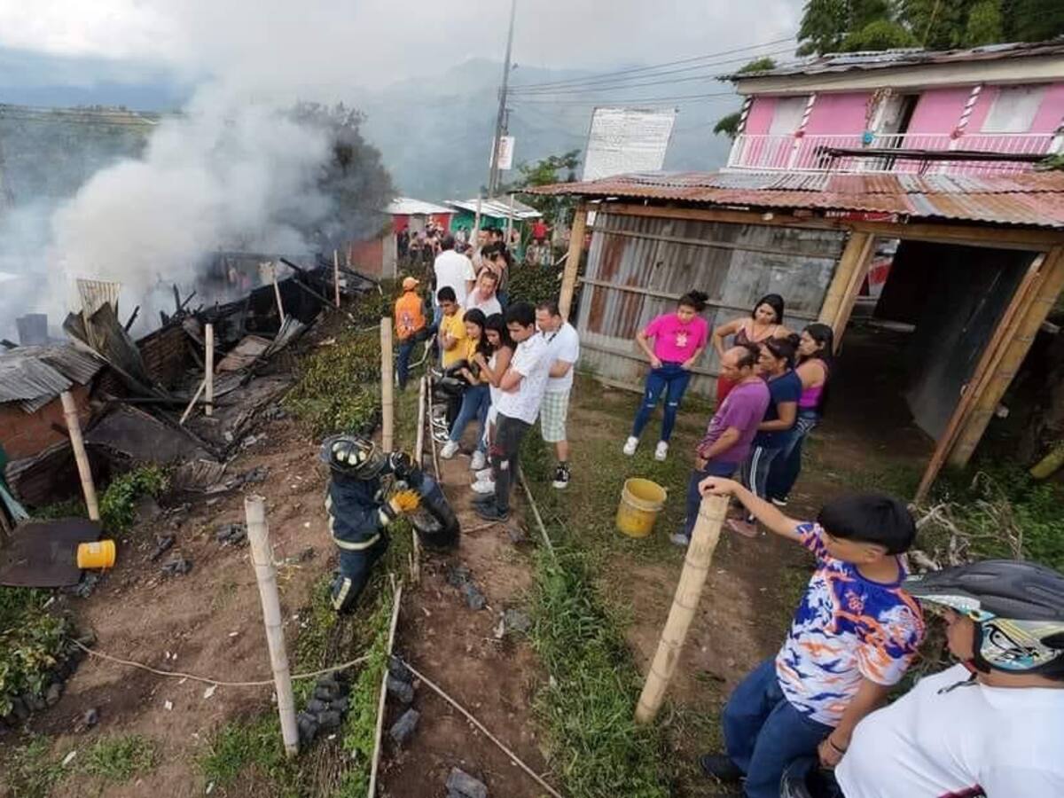 Investigan incendio en Salamina, Caldas, que dejó dos viviendas destruidas