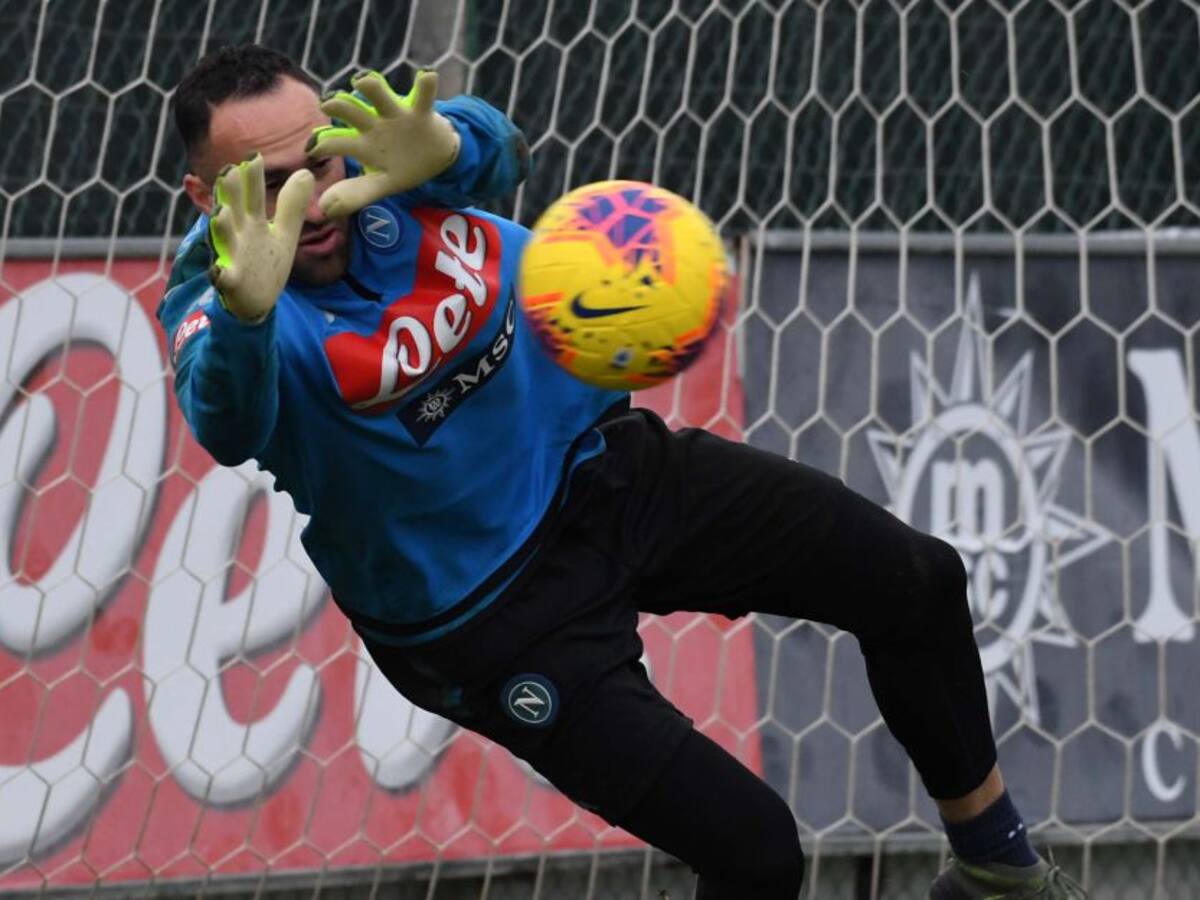 En casa y con sus hijos, así entrena David Ospina durante la cuarentena