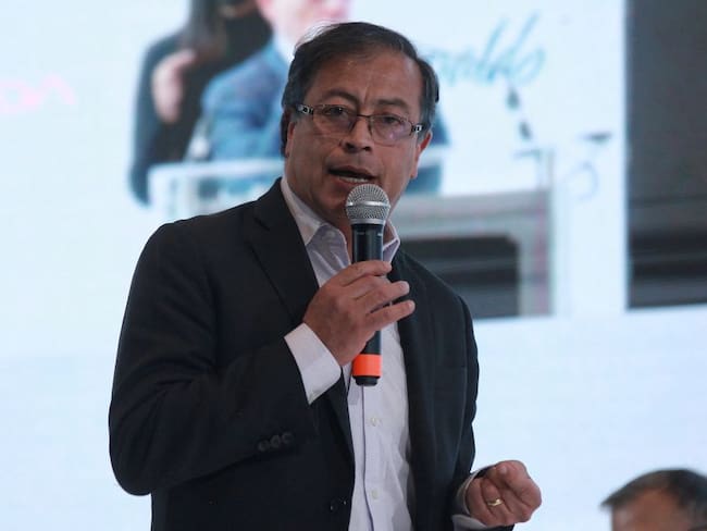 “Convirtió a la Procuraduría en un fortín político”: Petro a procuradora