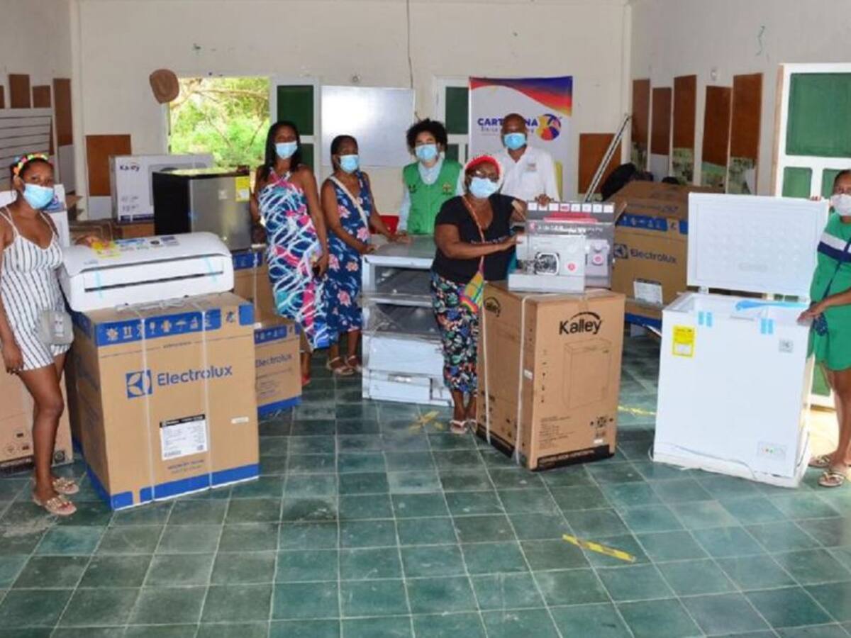 123 familias en pobreza extrema recibieron capital semilla en Cartagena
