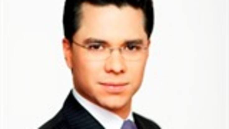 Luis Carlos Vélez presentador de CNN en Español