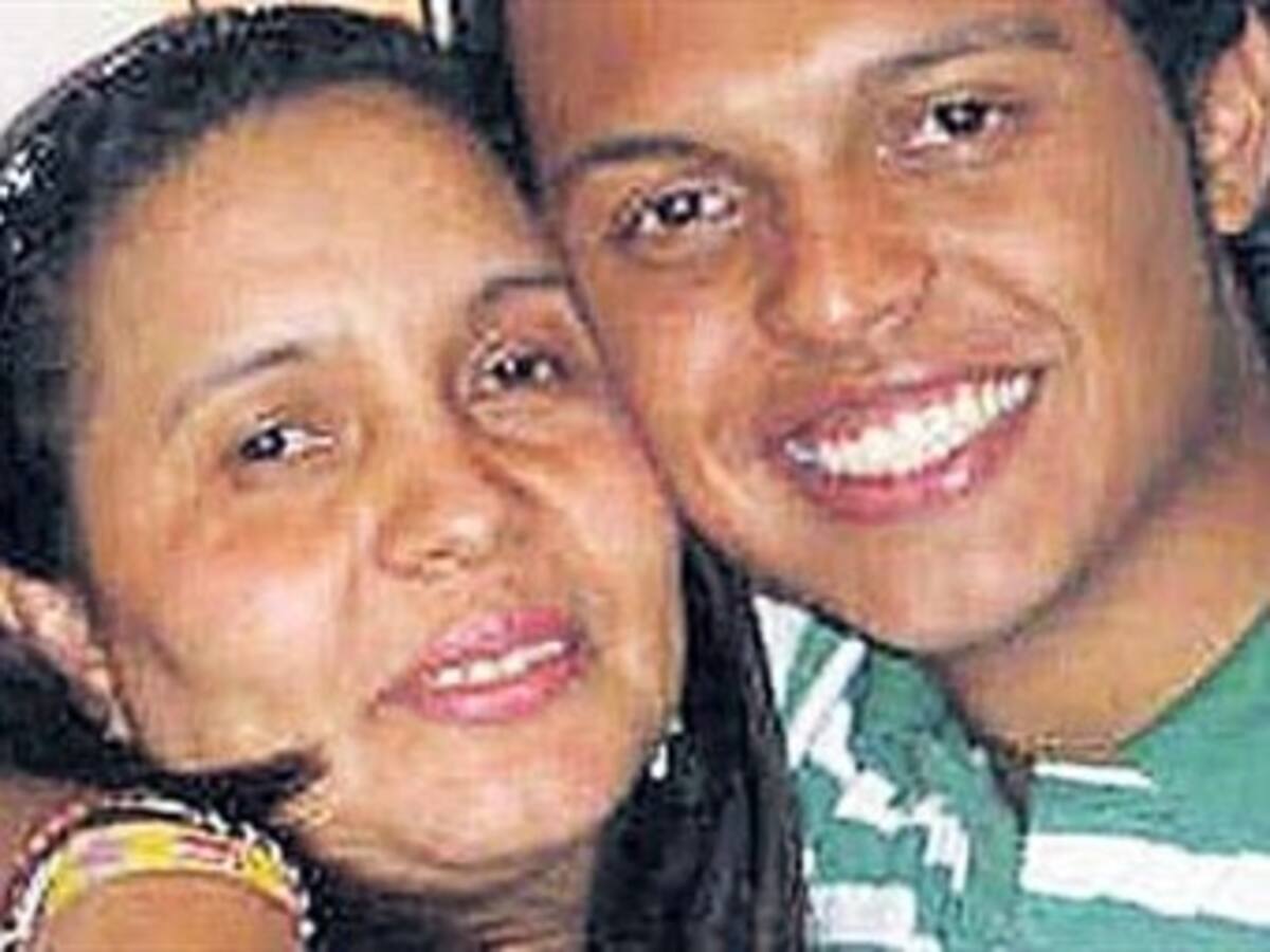 Tras anunciar tutela, renuncia abogado de forense implicada en caso Colmenares