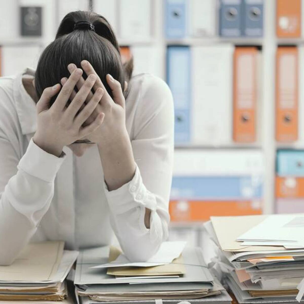 Despidos sin autorización y no reconocer horas extras, principales denuncias de mujeres