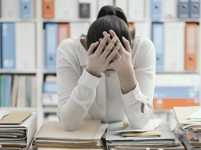 Despidos sin autorización y no reconocer horas extras, principales denuncias de mujeres