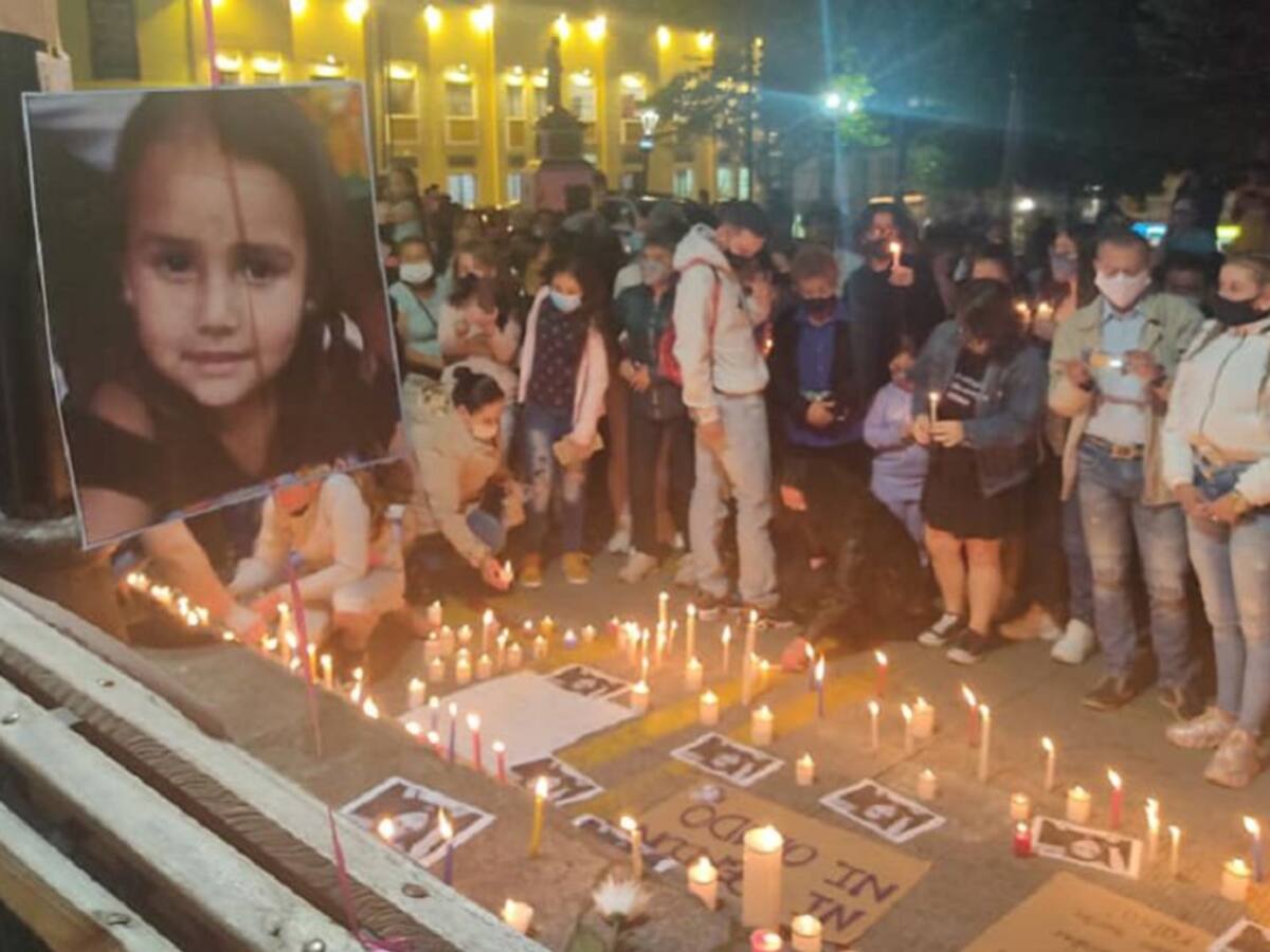 Con actos simbólicos rechazan en Aguadas el asesinato de María Ángel