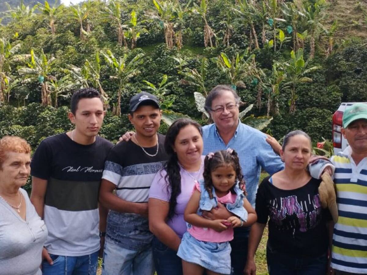 Rigoberto López representa a los caficultores en la posesión presidencial