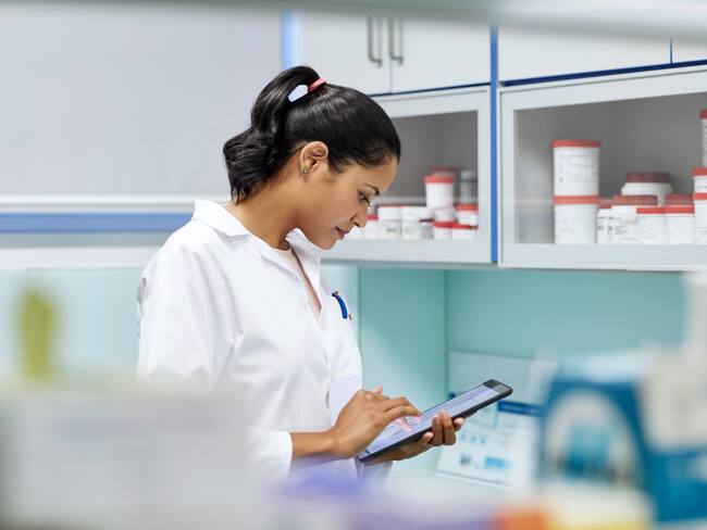 “Este Gobierno recibió el sistema en crisis”: Eduard Sarmiento sobre falta de medicamentos