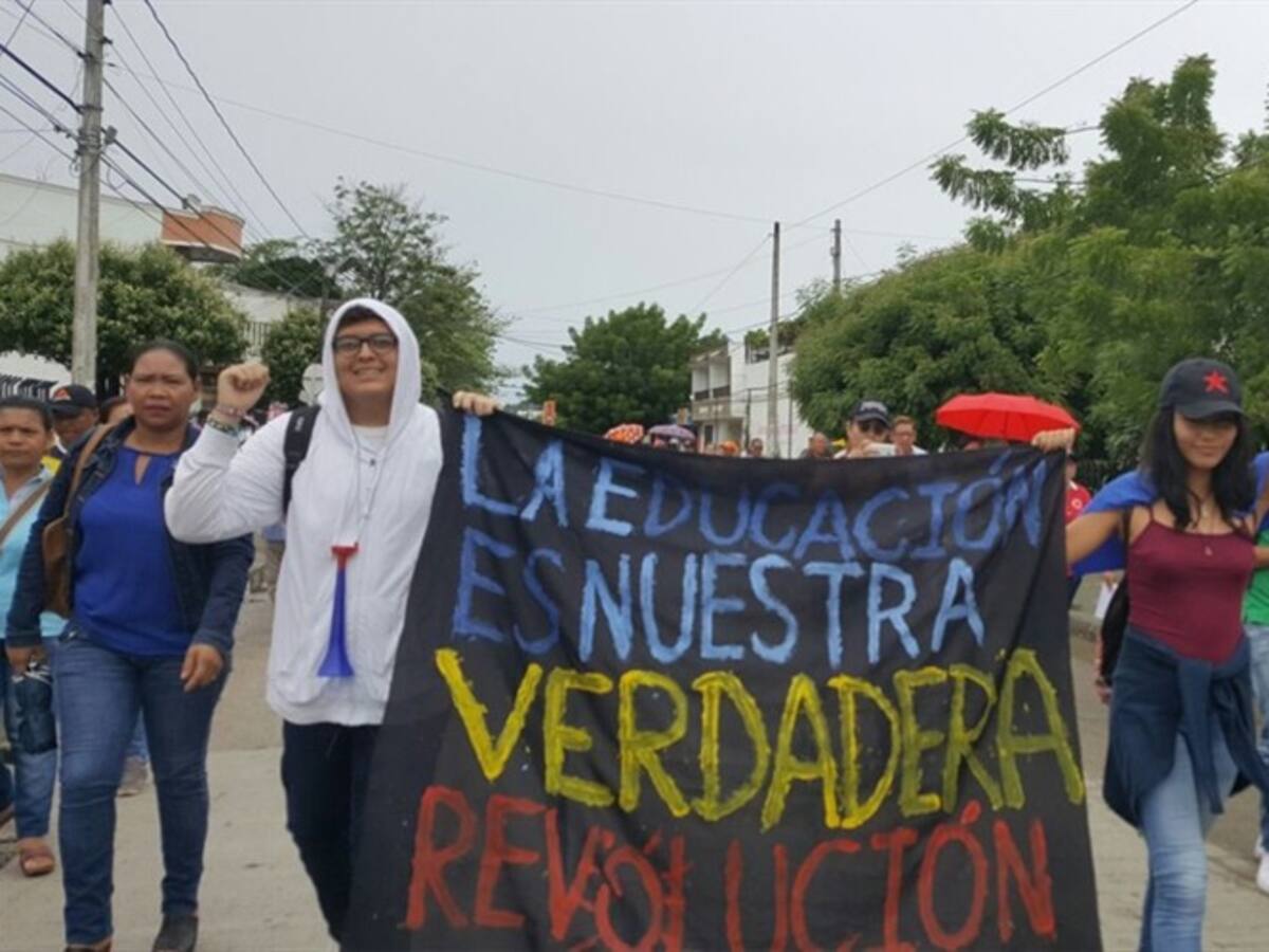 Cacerolazo de docentes en Montería genera caos vehicular