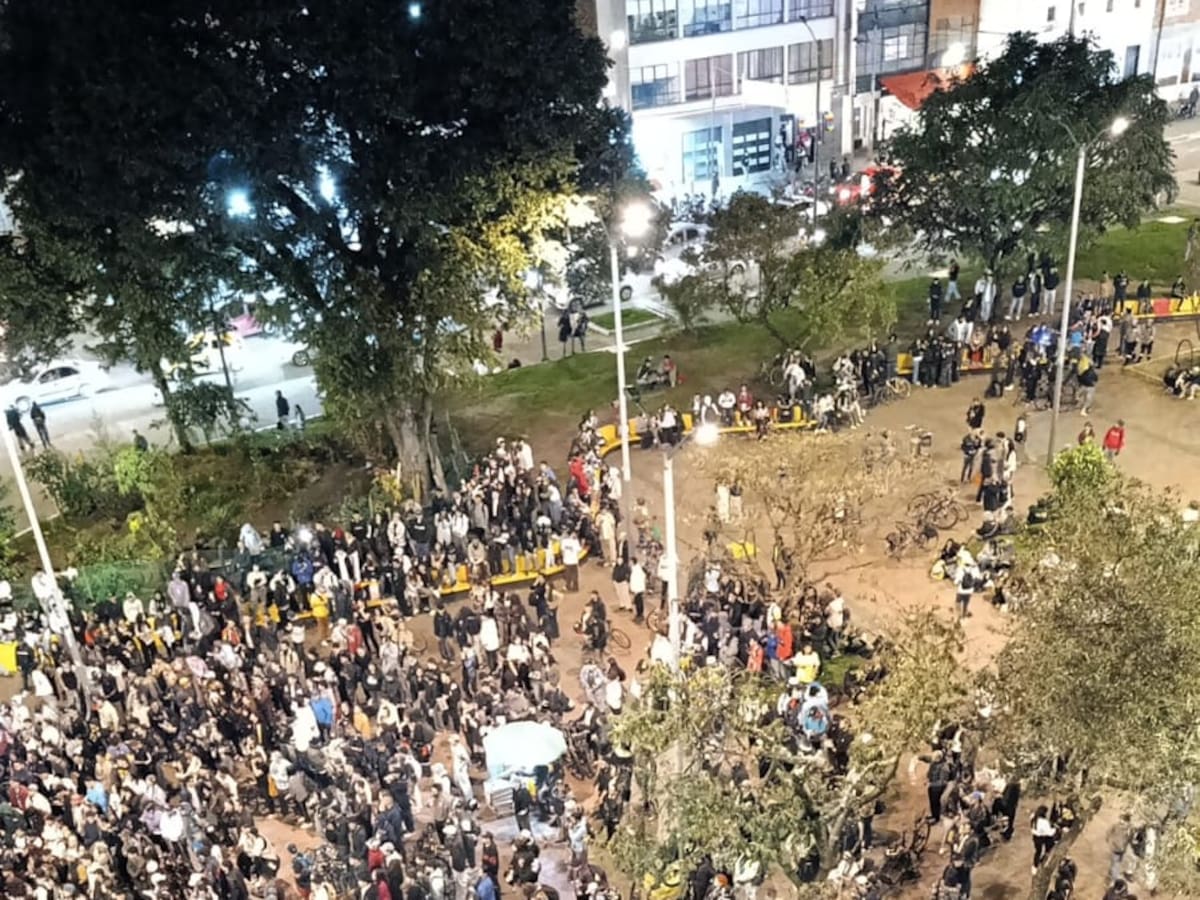 En vandalismo y destrucción del espacio público terminó actividad de campaña de Cepeda en Bogotá