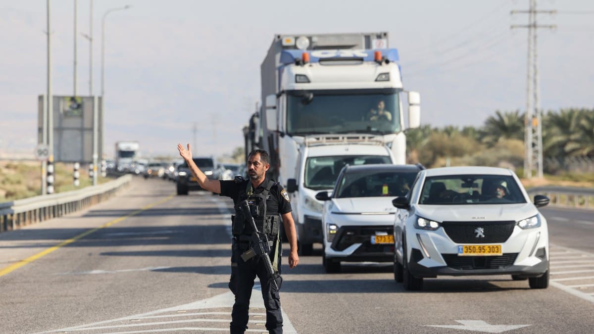 Conductor de camión con ayuda para Gaza habría matado a dos israelíes, denuncia el Ejército