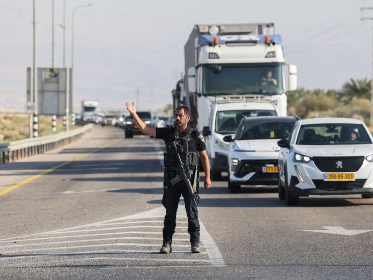 Conductor de camión con ayuda para Gaza habría matado a dos israelíes, denuncia el Ejército