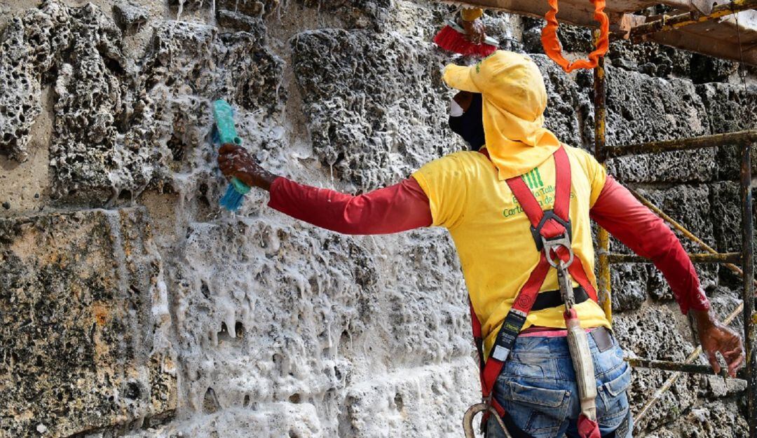 Esta actividad abarca el tramo de muralla comprendido entre el baluarte de San Ignacio y el popular Palito de Caucho.