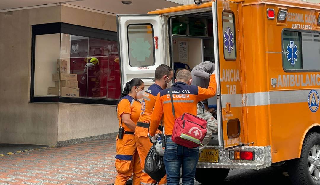 Se salvaron de caer al vacío. Crédito: Caracol Radio.