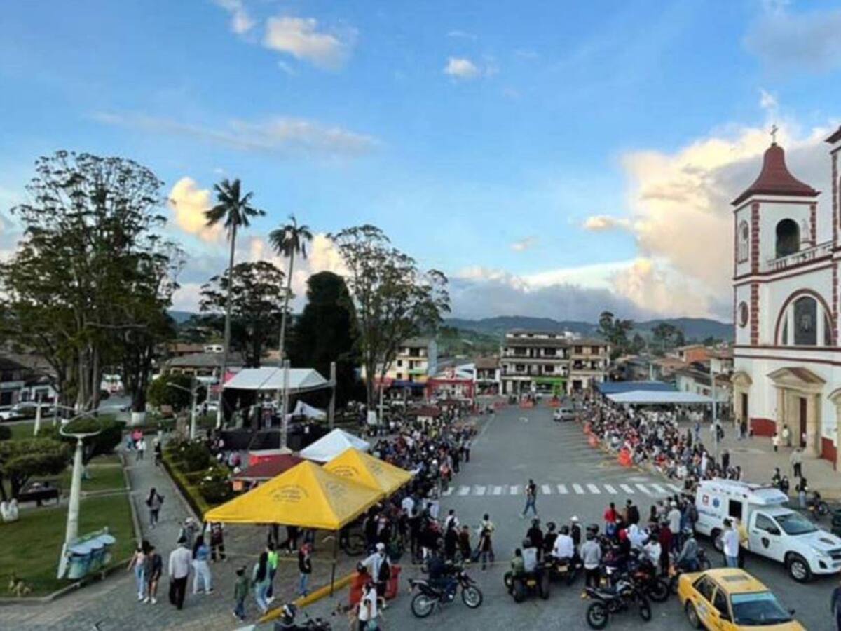 Por racha de violencia, limitan el comercio hasta las 12 de la noche en La Unión