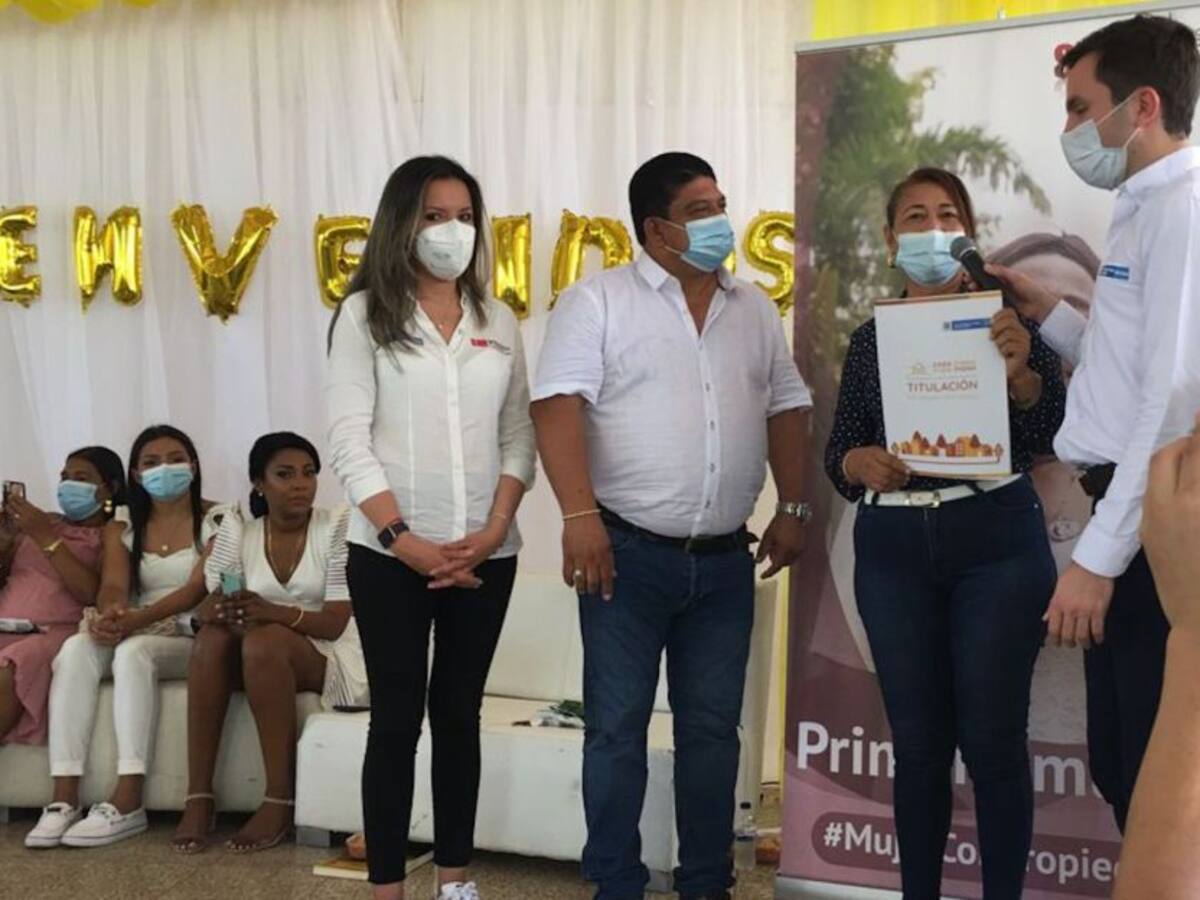 1.250 familias se convirtieron en legalmente propietarias de su vivienda