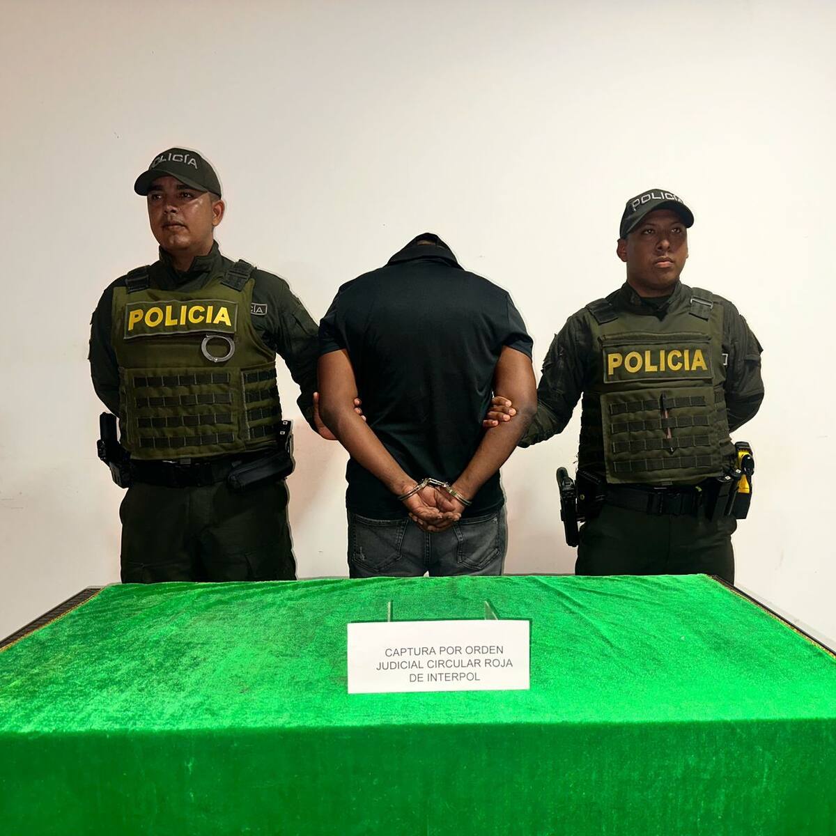 En un barrio de Turbo fue capturado un hombre con circular roja de Interpol