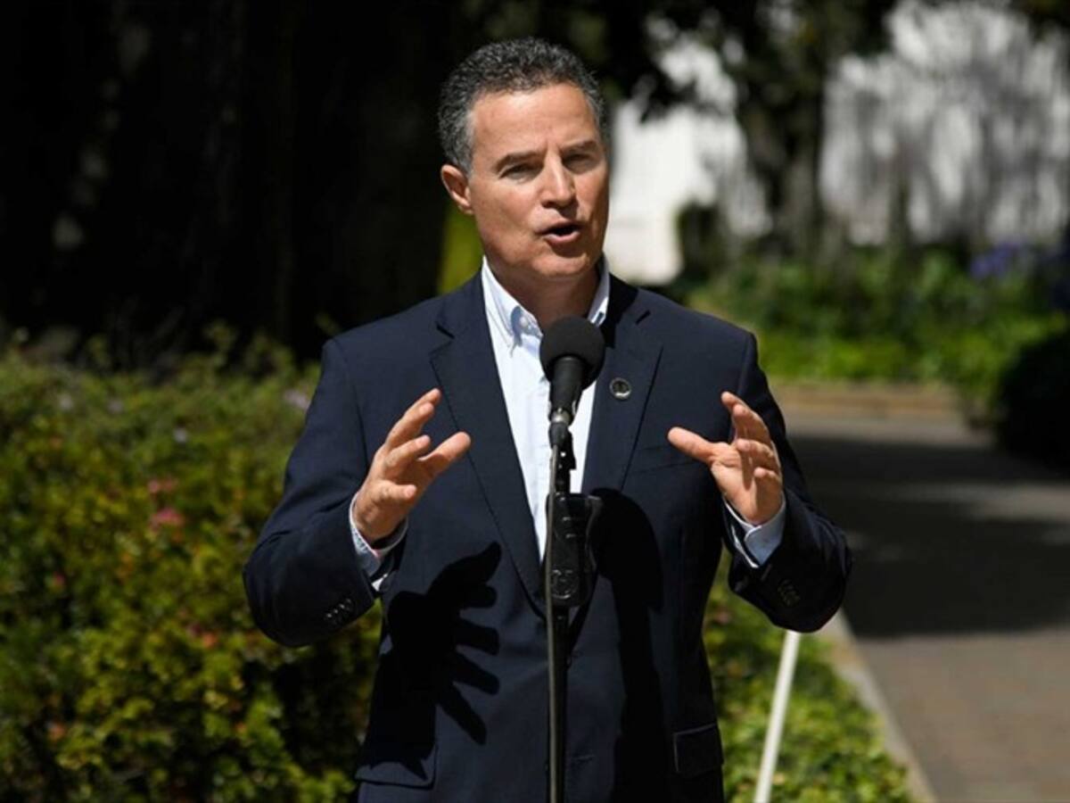 No acepto que se ponga en tela de juicio mi honorabilidad: Aníbal Gaviria