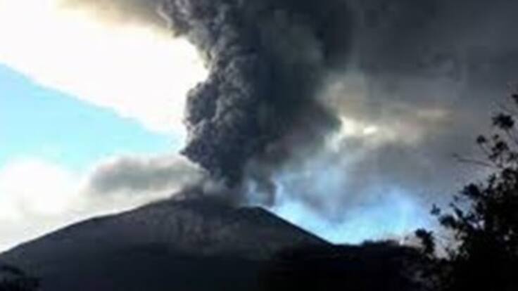 Evalúan daños por erupción de volcán en El Salvador
