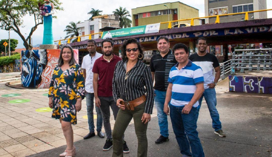Lorena Henao, nueva directora del Encuentro de Melomanos y Coleccionistas de la Feria de Cali, con su comité organizador.