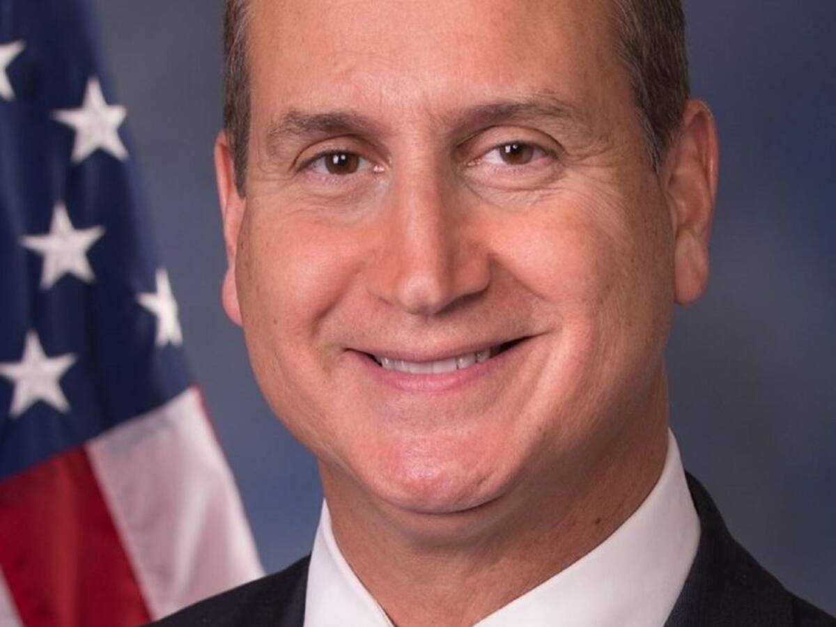 "Tenemos que hacer todo lo posible para presionar a Venezuela": Díaz-Balart