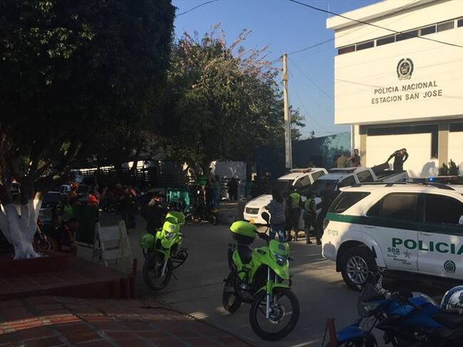 Un ataque con granada se registró hacia las 6:40 de la mañana en la estación de Policía del barrio San José, en Barranquilla. Foto: Silvana Salas (W Radio)